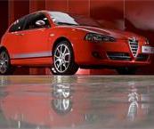 LAS PRIMERAS UNIDADES DEL ALFA ROMEO 147 DUCATI CORSE LLEGAN A MEDANSAMÓVIL
